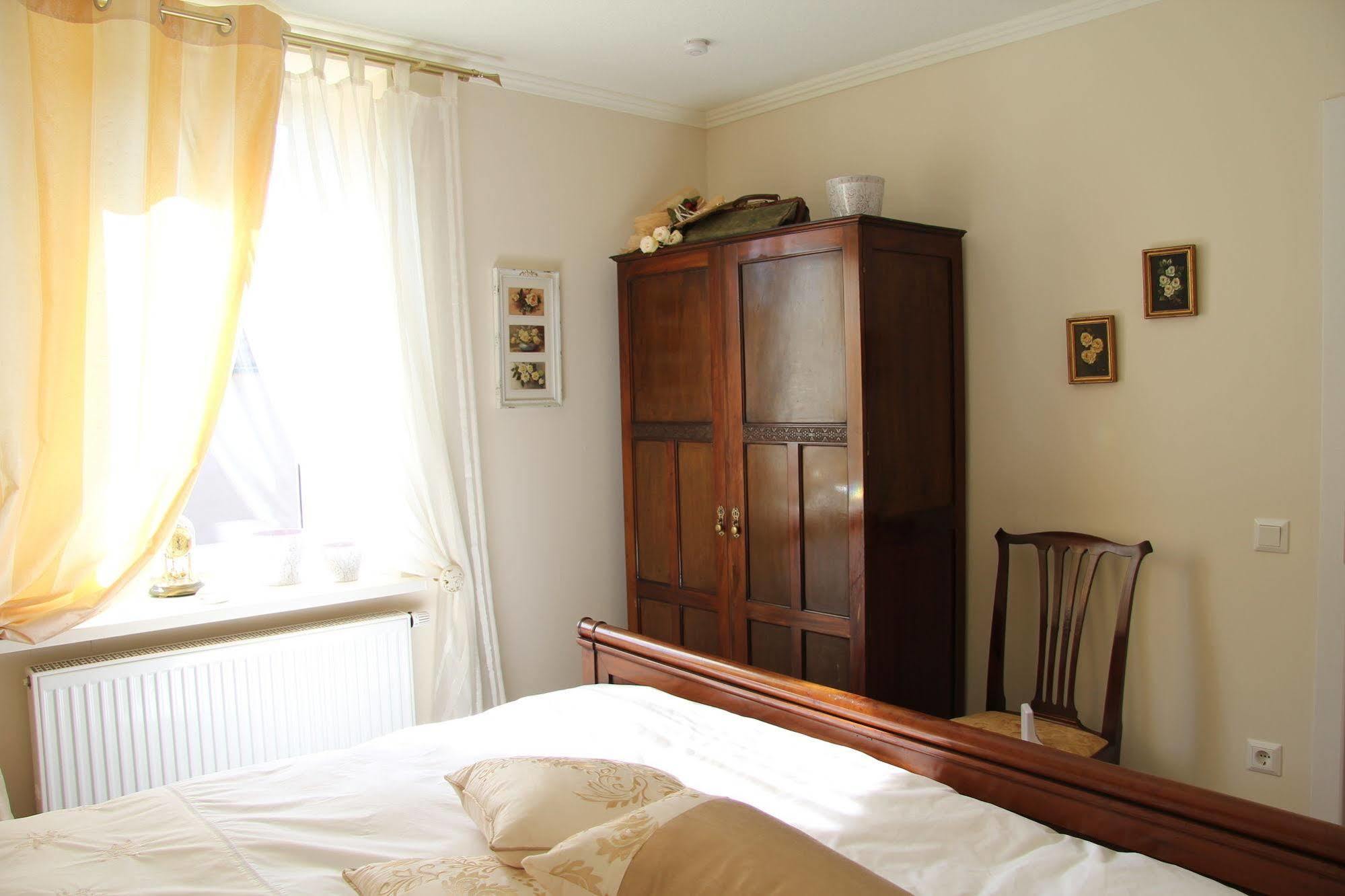 No.31 B&B Im Rosengarten 카펠렌-드루스와일러 외부 사진